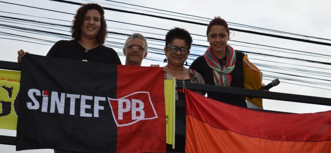 Registros do Ato político cultural IFPB pela democracia no dia 6 de Julho, em frente ao IFPB campus JP.