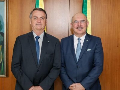 • EDUCAÇÃO | Especialistas acusam Bolsonaro de politizar o piso salarial de professores: ‘Reajuste está previsto em lei’