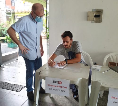 Servidor Adolfo Wagner (que concorre ao conselho fiscal) e Mesário do campus João Pessoa, Filipe Martins
