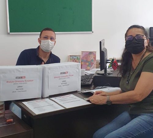 Servidora Dione votando