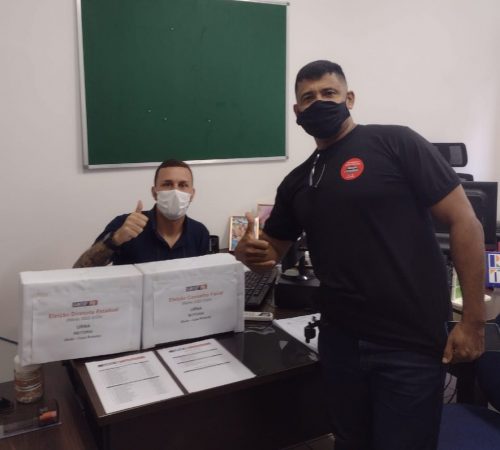 Servidor Airton Silva votando
