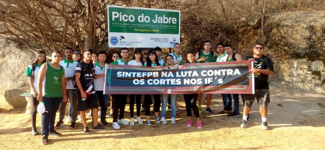 Ato simbólico no Pico do Jabre, no município de Maturéia-PB